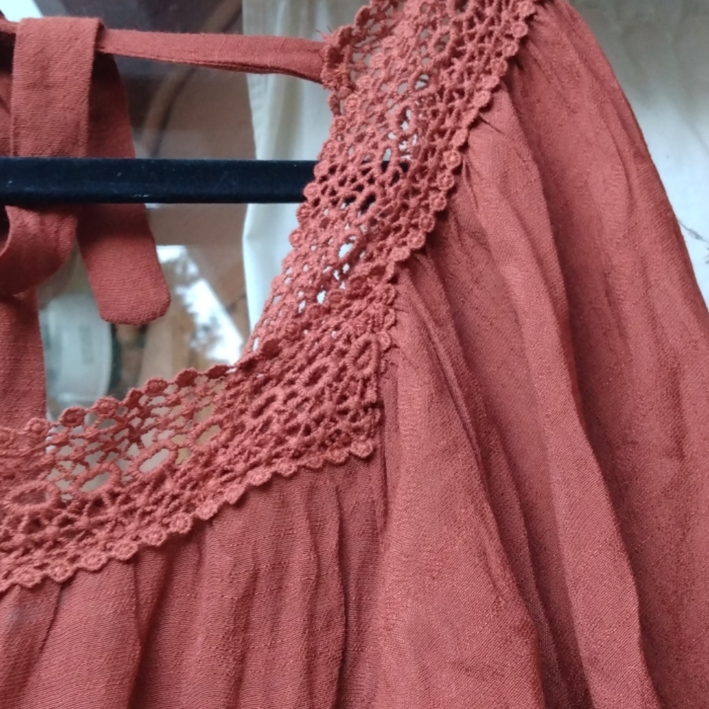 Brick colored blouse - Picture 3 of 6